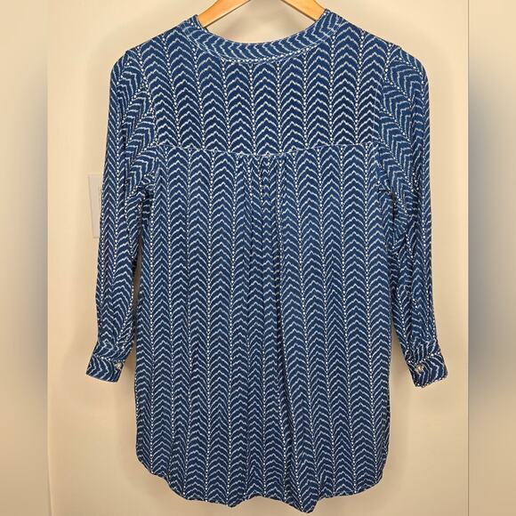 ROCK FLOWER PAPER Blue and White Patterned Womens Top 3 Quarter Length Sleeves - Picture 2 of 8